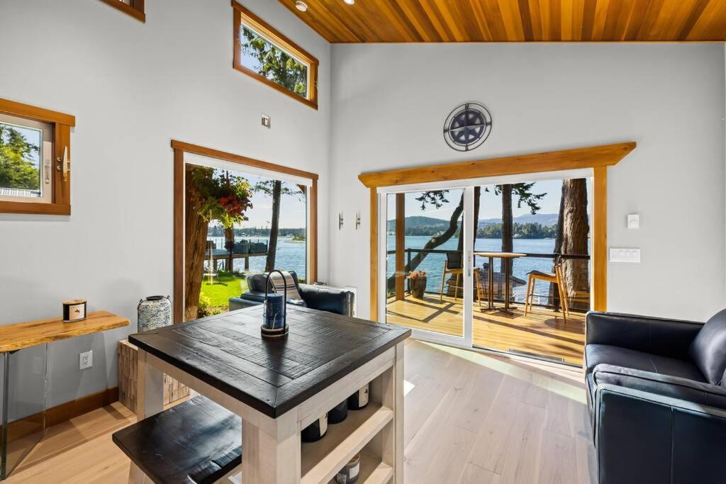 Villa Kingfisher Manor Sooke Exterior foto